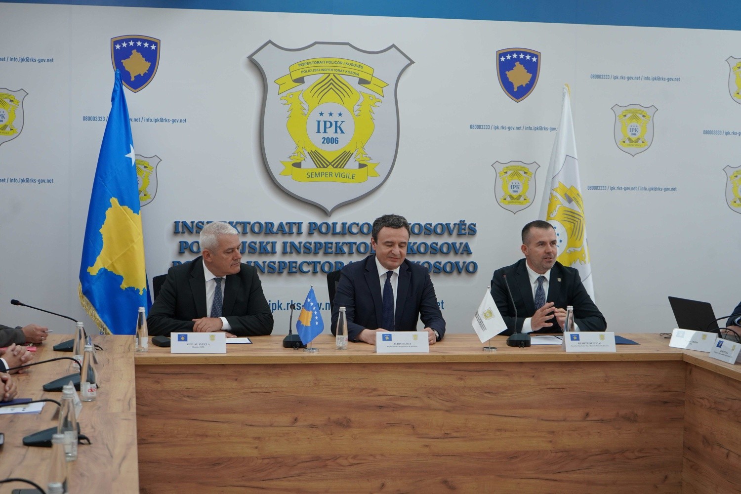 Kryeministri Kurti dhe  Ministri Sveçla vizituan Inspektoratin Policor të Kosovës 